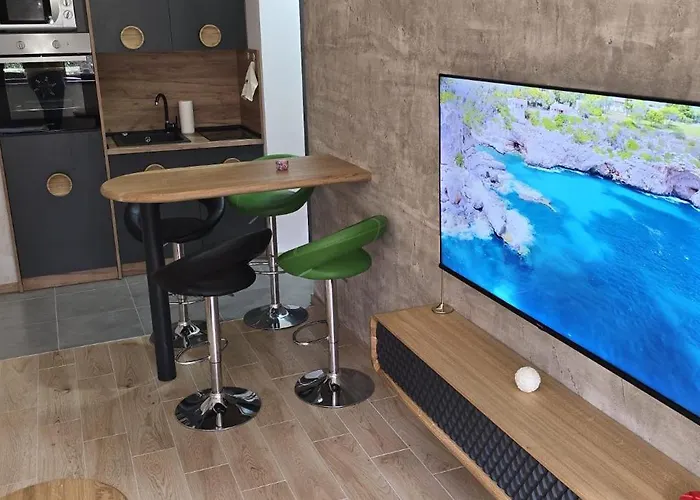 Br 1 アパート ズラティボール